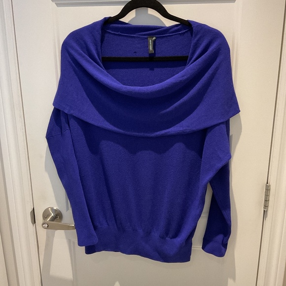 Marciano sweater - Picture 1 of 4